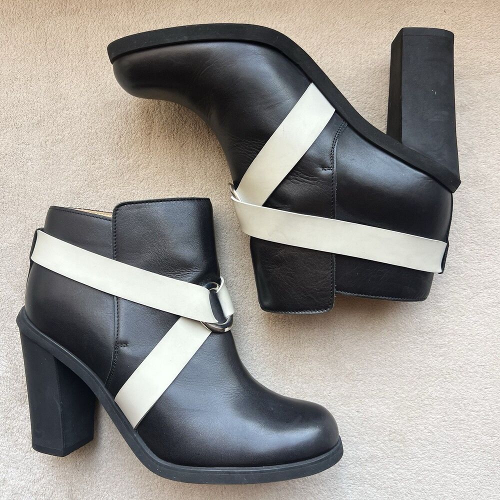 Maison Martin Margiela MM6 Black Leather w/ Cream Strap Ankle Booties EU 38 US 7